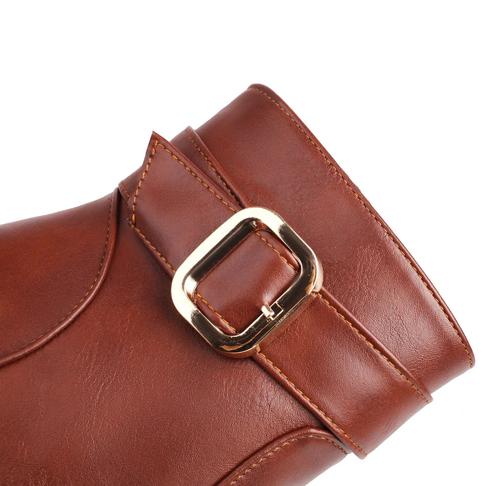 Damen-Ankle-Boots, hohe Absätze und trendige Schnalle, rot und schwarz,